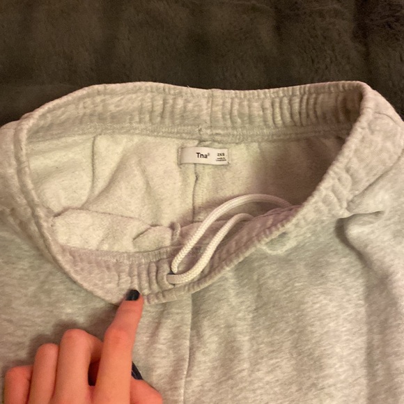 Aritzia TNA grey mountain sweatpants - Picture 2 of 4